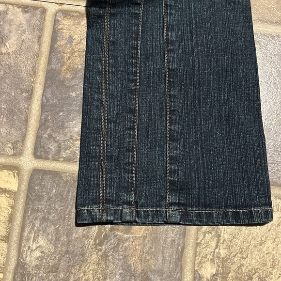 Women’s Armor Jeans, Size 7/8, Slight Flare to Legs, Long-35” Inseam - Picture 7 of 8